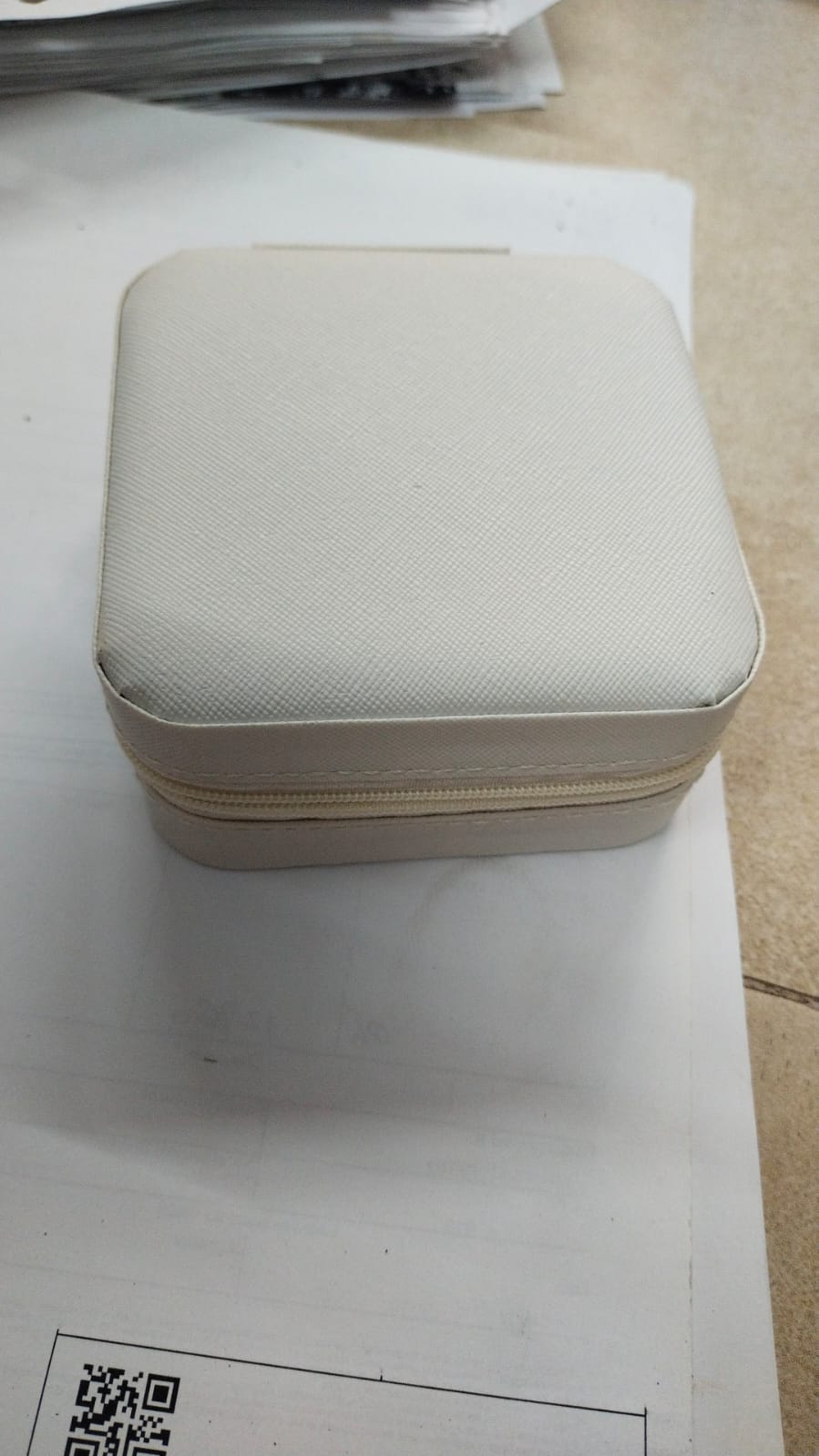 Jewellery Storage Box leather Jewelry Stand Earrings Ring Box Cosmetics Beauty Container Organizer (random color)Made in China - Image 2